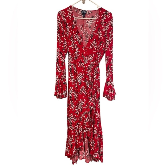 NWT SCOOP Red true Wrap dress with black and white ditsy floral print. Size M - Picture 1 of 6